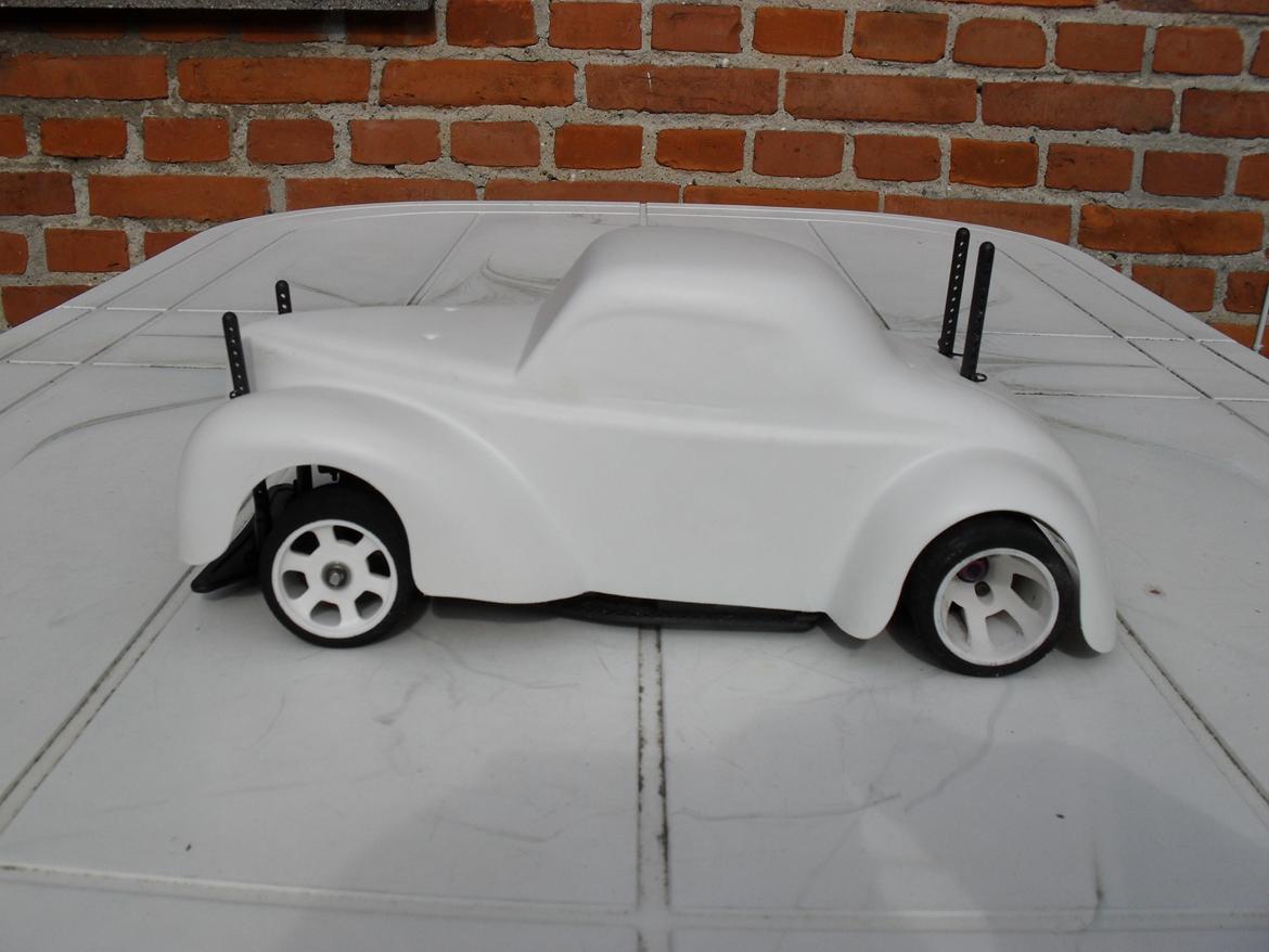 Bil 1/13.5 41 Willy´s Coupe Gasser (Hot Bodies 12) - billede fra under opbygningen billede 12