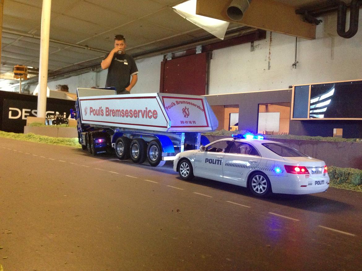 Bil Toyota Camry Patruljevogn - Ja panserbasserne havde en travl dag :) billede 9