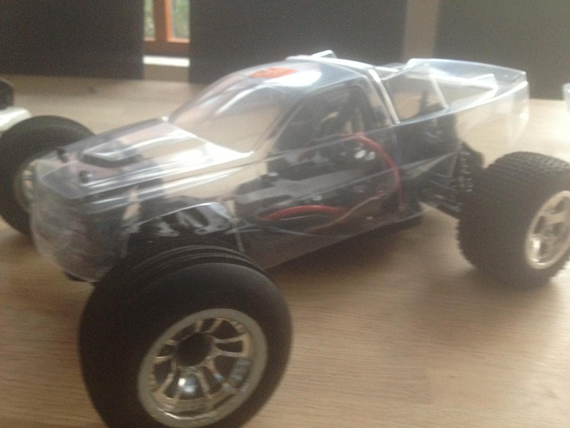 Truck E-Firestorm 10T FLUX RTR 2.4GHz billede 1