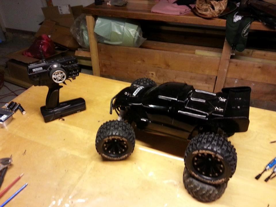 Off-Roader Stealth X09 Truggy Brushless 2.4GHz billede 8