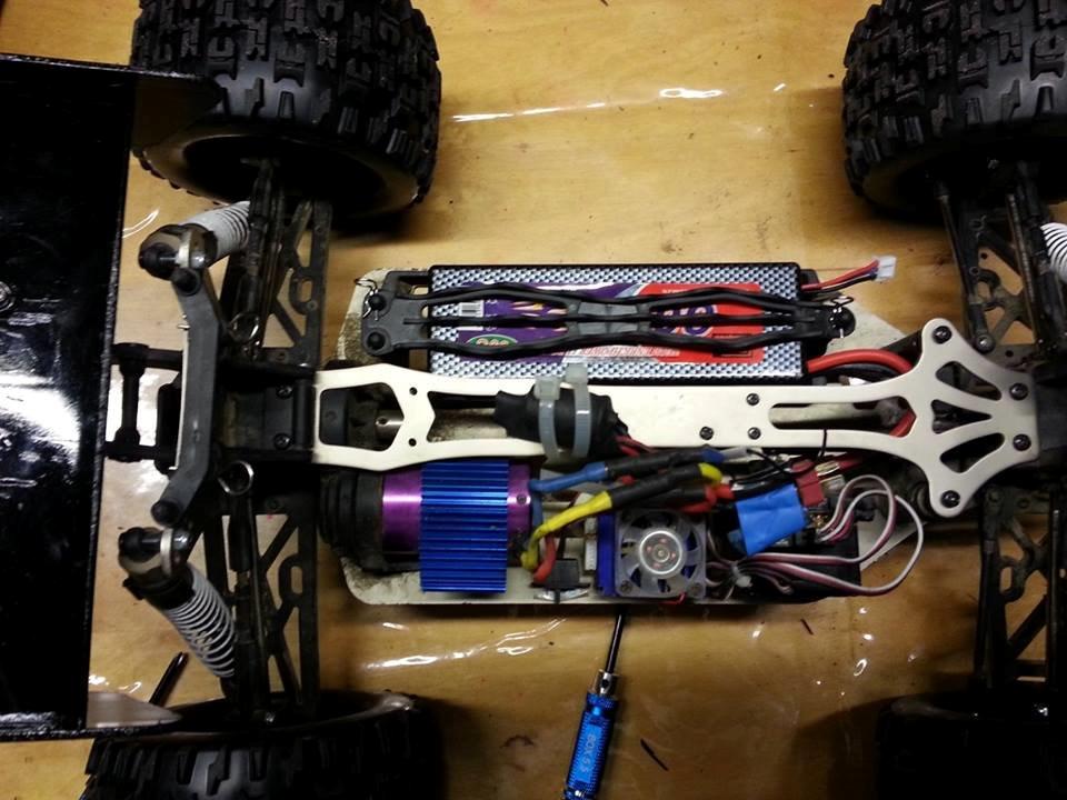 Off-Roader Stealth X09 Truggy Brushless 2.4GHz billede 17