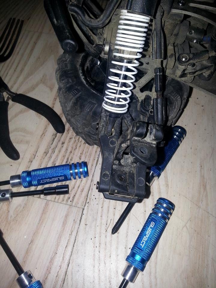 Off-Roader Stealth X09 Truggy Brushless 2.4GHz - Første rep billede 1