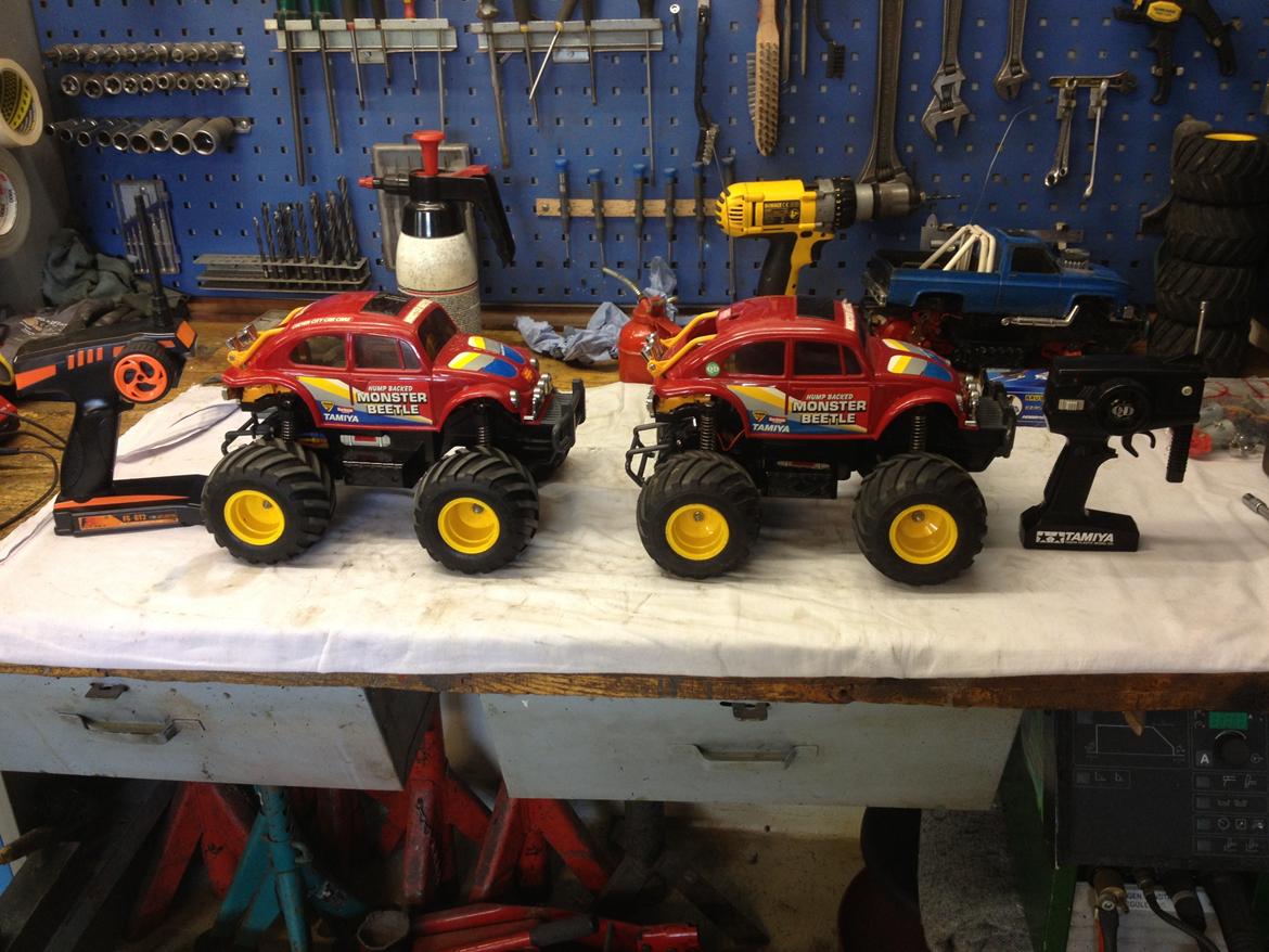 Off-Roader Tamiya Monster Beetle QD Brushless - t.v. brushless QD t.h. standard QD billede 3