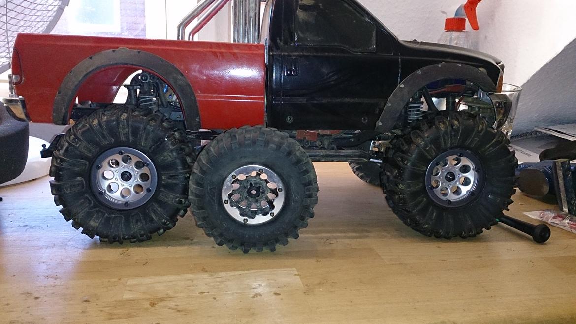 Off-Roader SCX 10 Ford F350 Highlift - Nogle kalder dem snyde dæk, men det er 1,9, dog lidt breder :) billede 27