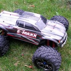 Bil Traxxas E-Maxx Brushless"SOLGT"