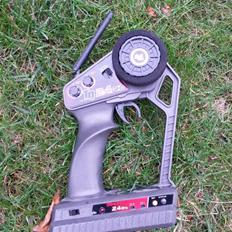 Bil Traxxas E-Maxx Brushless"SOLGT"