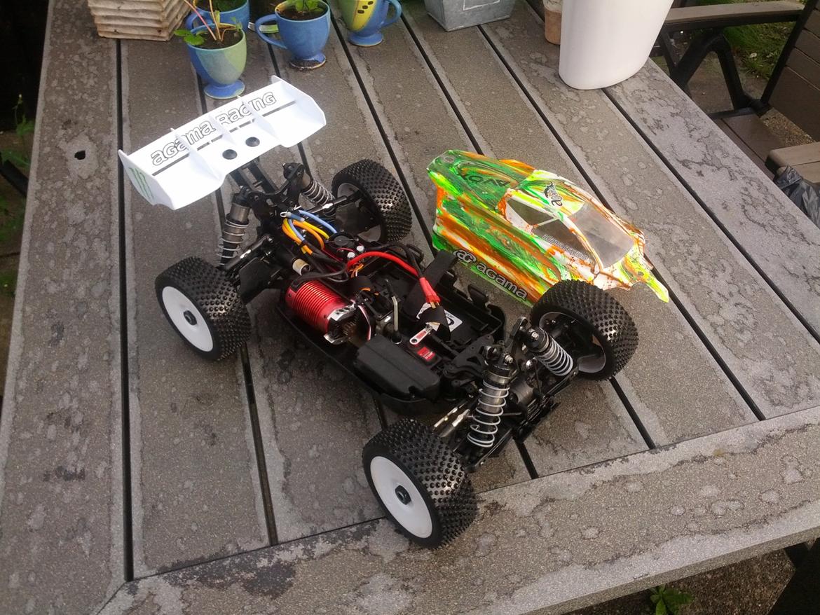 Buggy Agama A8 EVO-E - og den kan blive ren igen efter en omgang mudret træning :-P billede 31