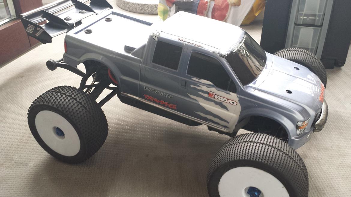 Bil Traxxas E-Revo Brushless billede 1