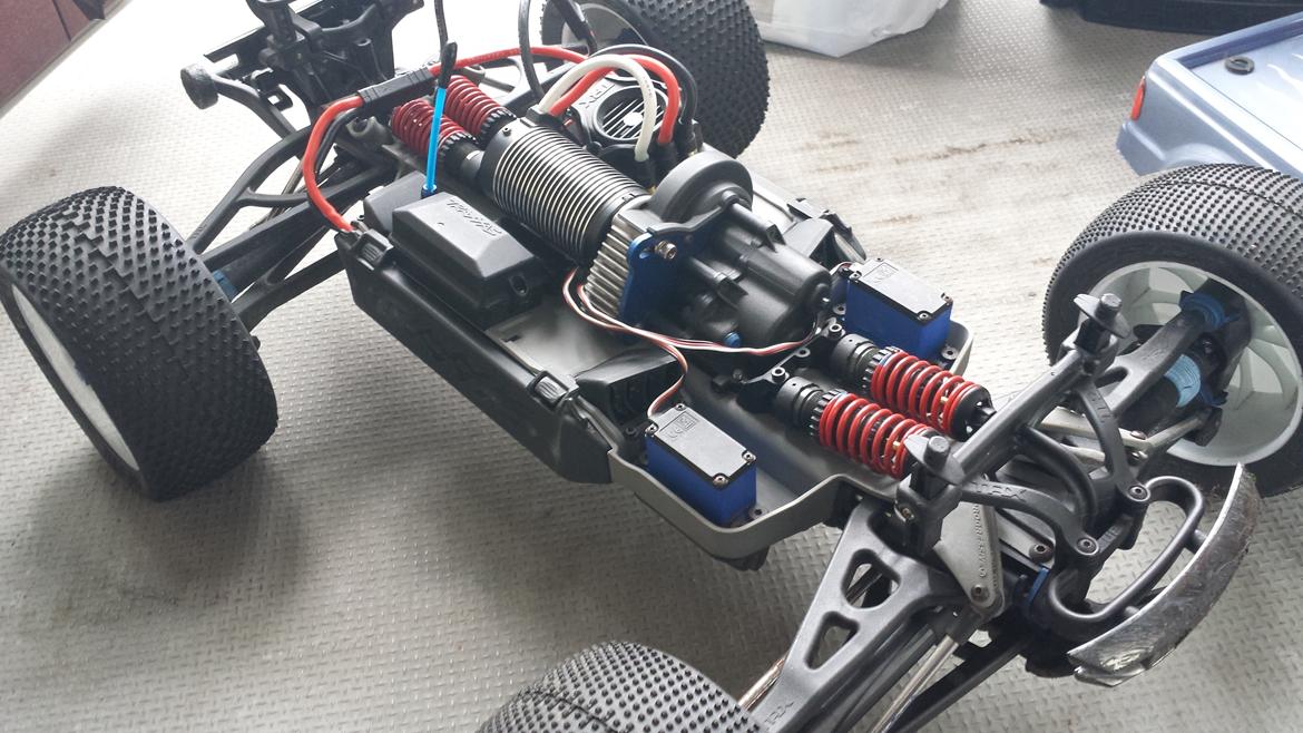 Bil Traxxas E-Revo Brushless billede 3