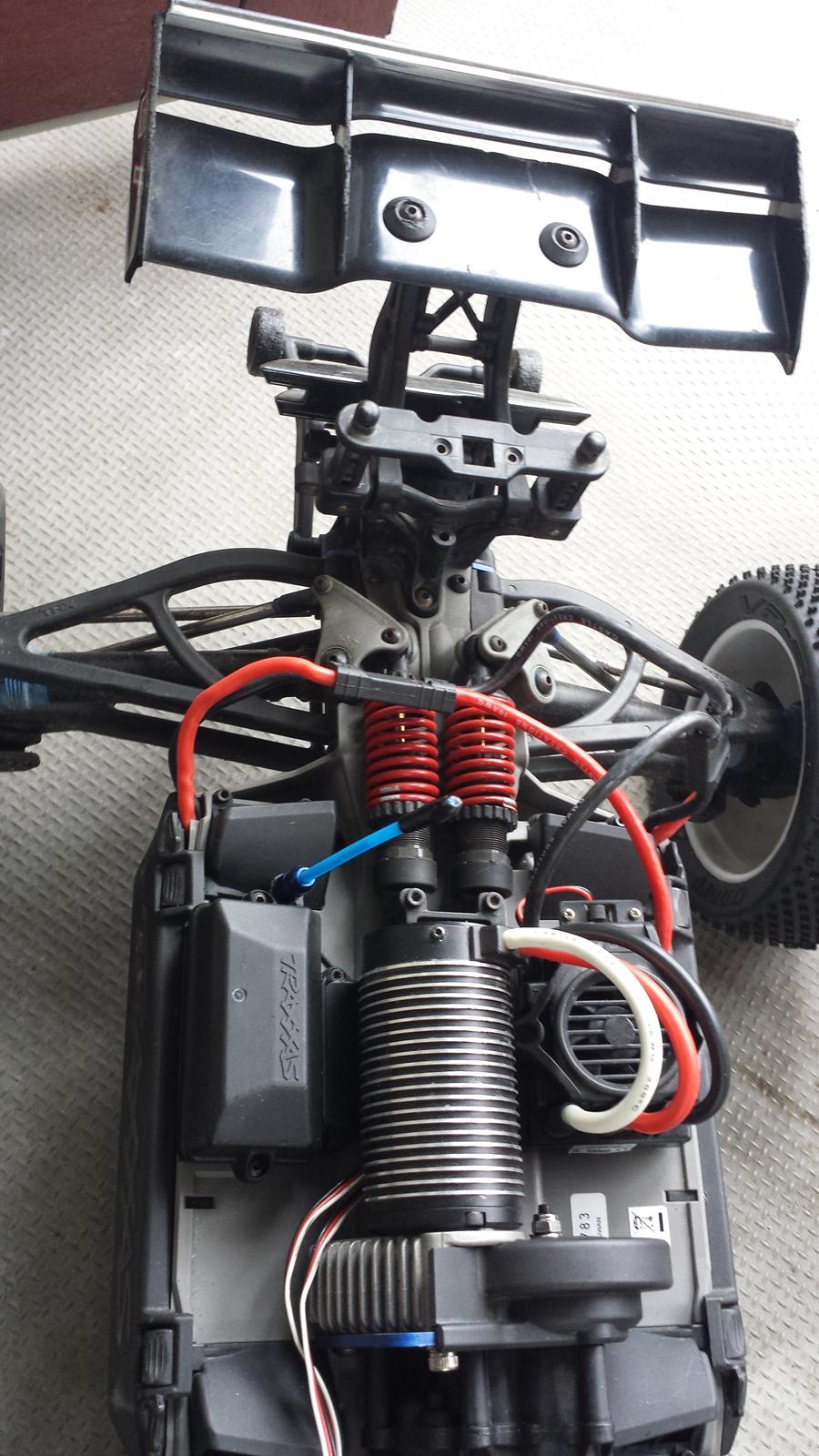 Bil Traxxas E-Revo Brushless billede 4