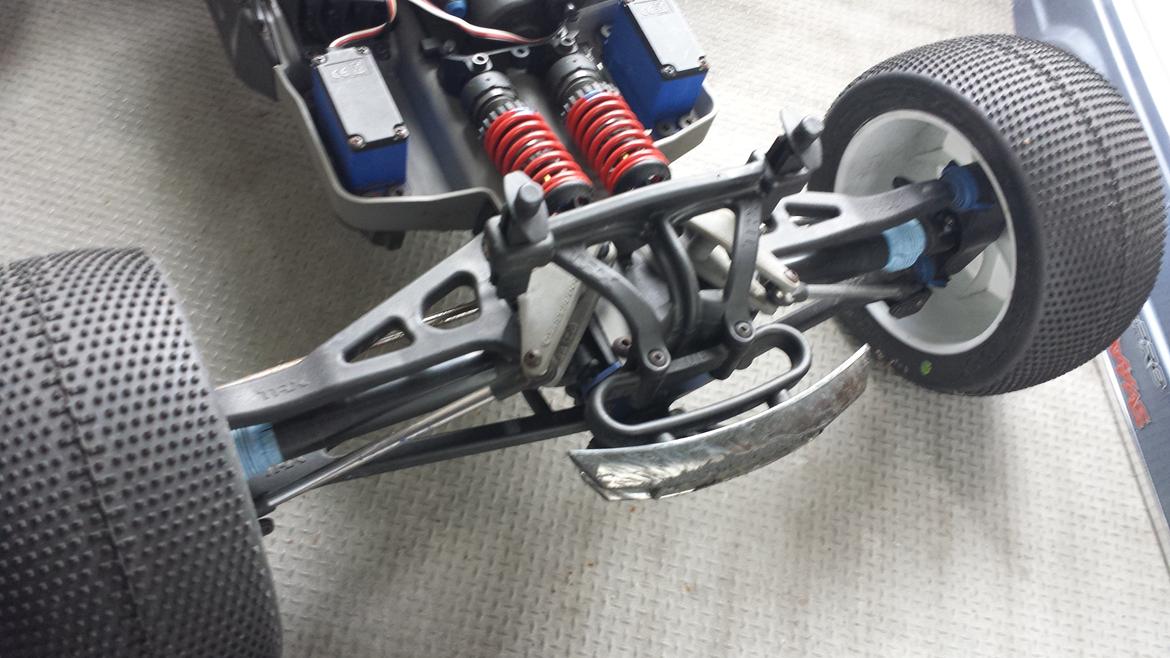 Bil Traxxas E-Revo Brushless billede 5