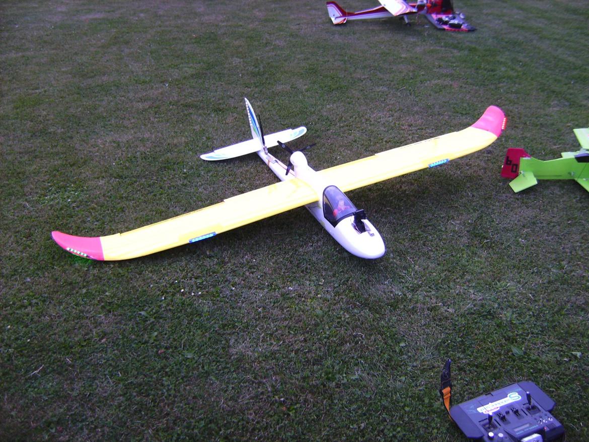 Fly Sky Cruise 2400 - Flyveklar billede 1
