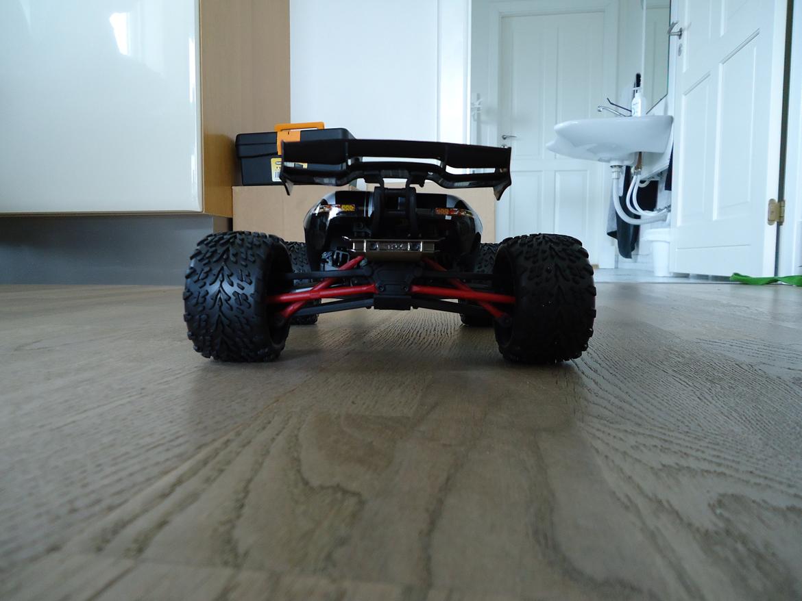 Bil Traxxas e-revo vxl tqi - Her er billederne af den nye revo uden ændringer. :-) billede 21