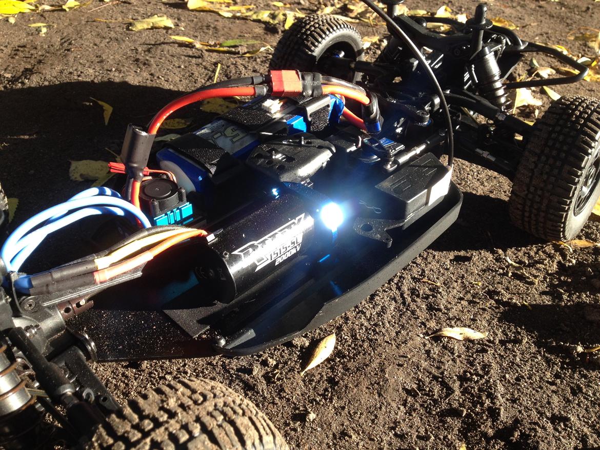 Bil Associated SC8.2e Slick Mist billede 18