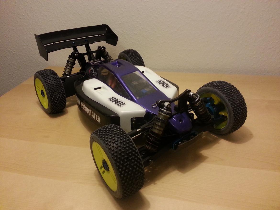 Buggy Team Associated RC8.2e billede 1
