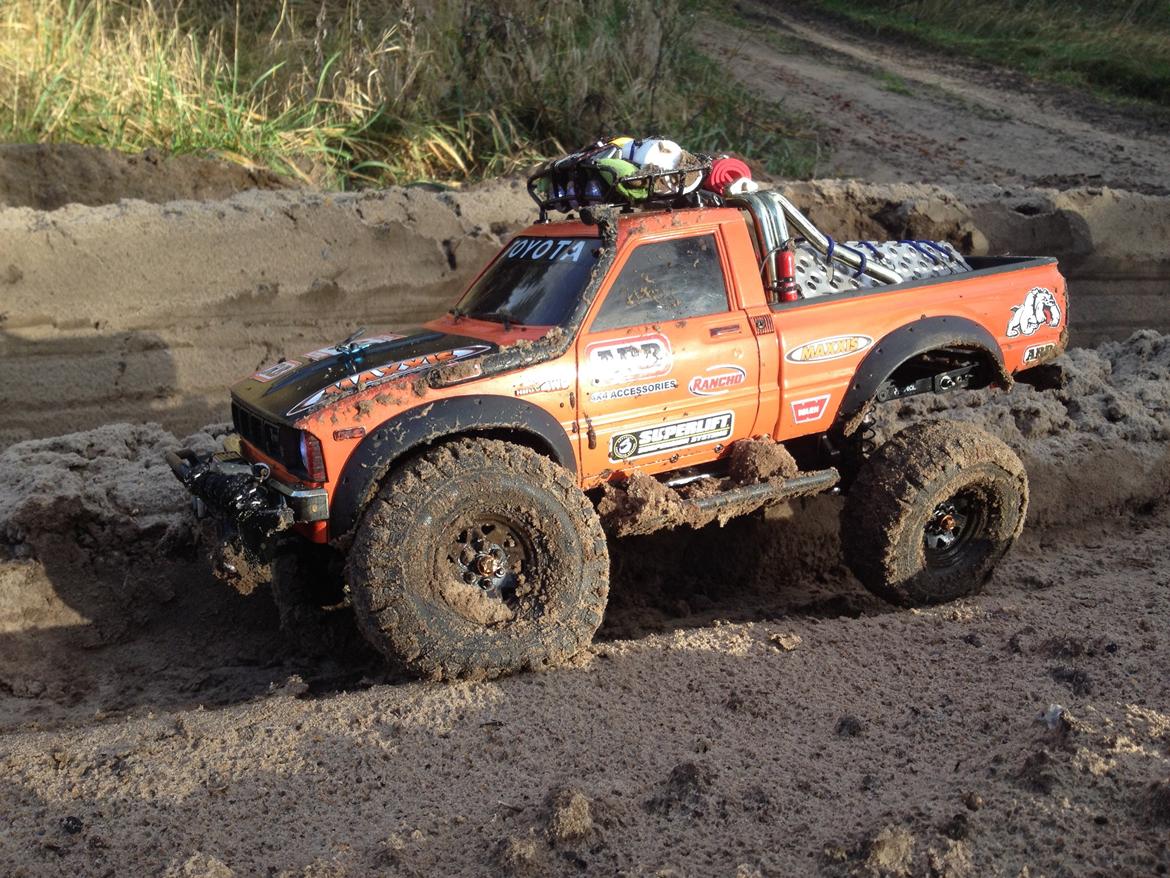 Off-Roader Axial SCX-10 Hilux "Truck Norris" billede 33