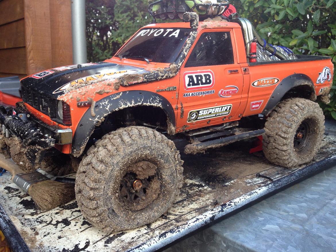 Off-Roader Axial SCX-10 Hilux "Truck Norris" billede 34