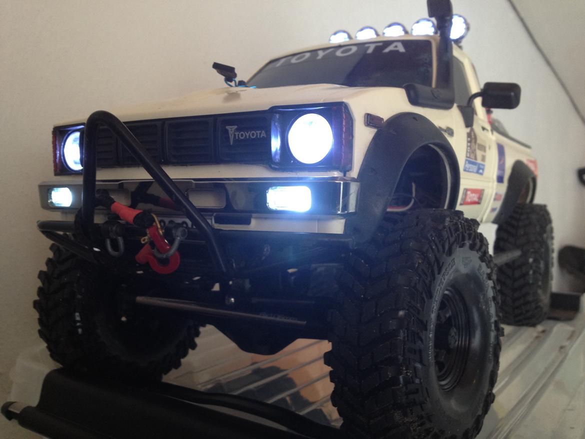 Off-Roader Axial SCX-10 Hilux "Truck Norris" billede 46