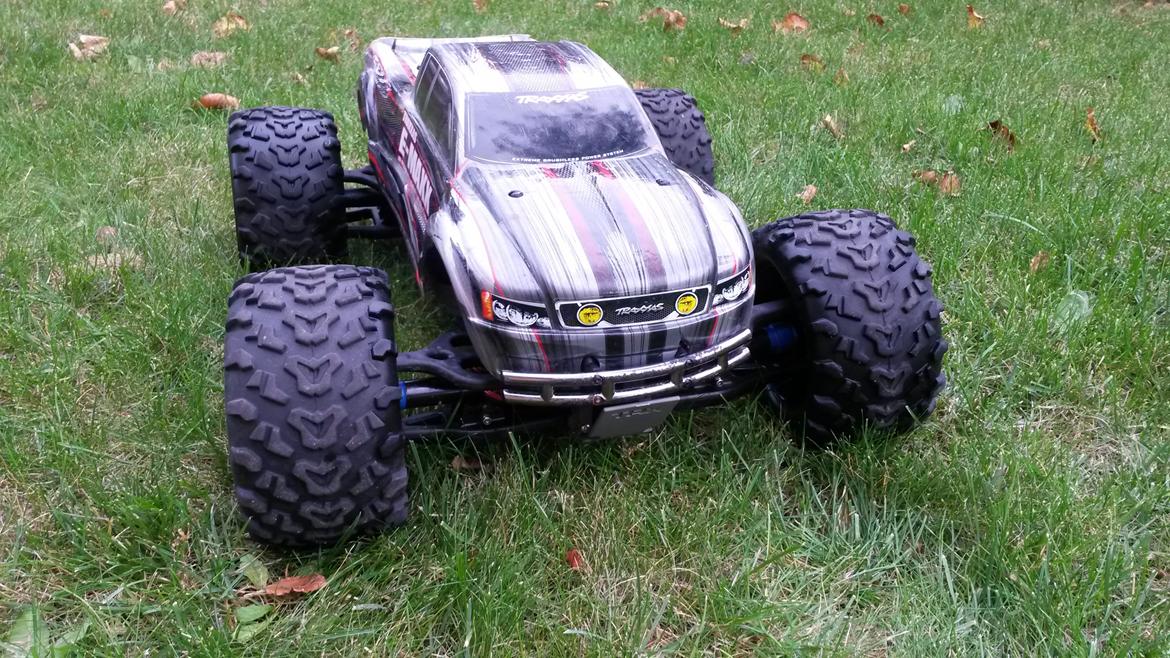 Bil Traxxas E-Maxx Brushless"SOLGT" billede 1