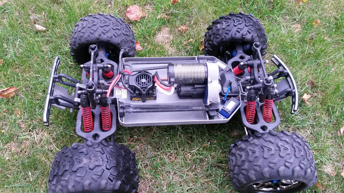 Bil Traxxas E-Maxx Brushless"SOLGT" billede 4