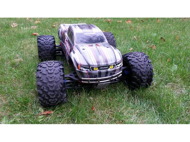 Bil Traxxas E-Maxx Brushless"SOLGT" billede 2