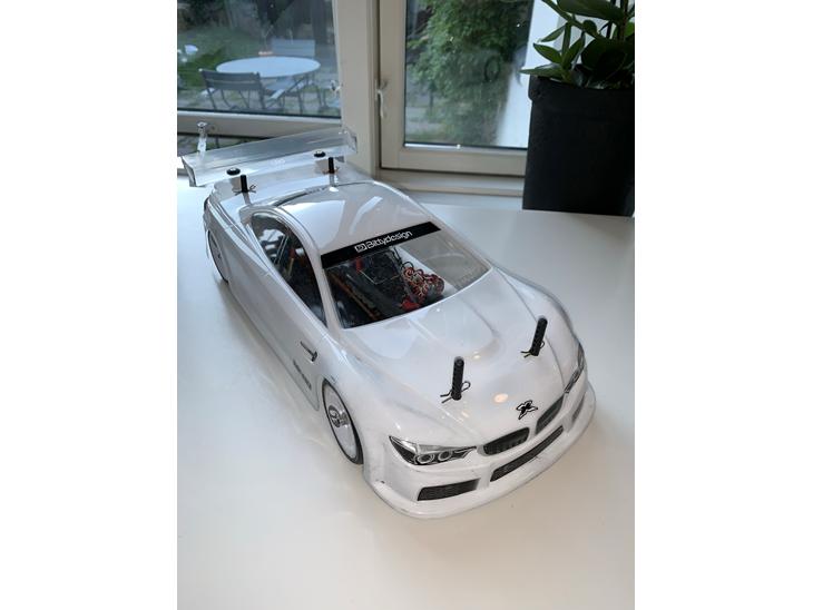 {{currentPhoto.altText}} billede {{currentPhoto.number}}