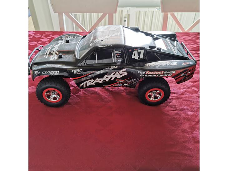 {{currentPhoto.altText}} billede {{currentPhoto.number}}