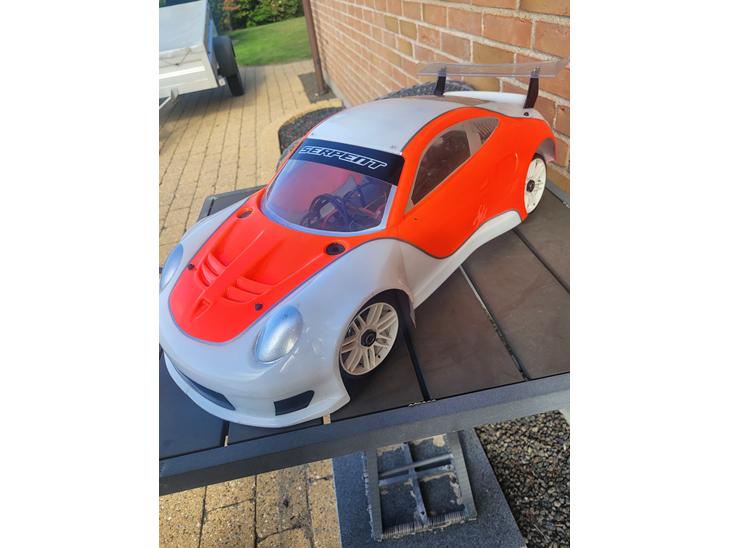 {{currentPhoto.altText}} billede {{currentPhoto.number}}