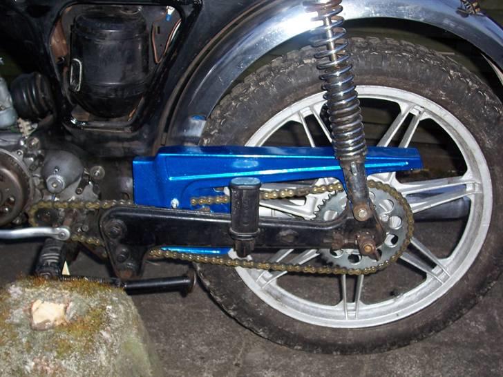 Puch Monza 3 gear fra dag nr. 1 - Nærbillede af kædeskærm 30/3 2007 billede 43