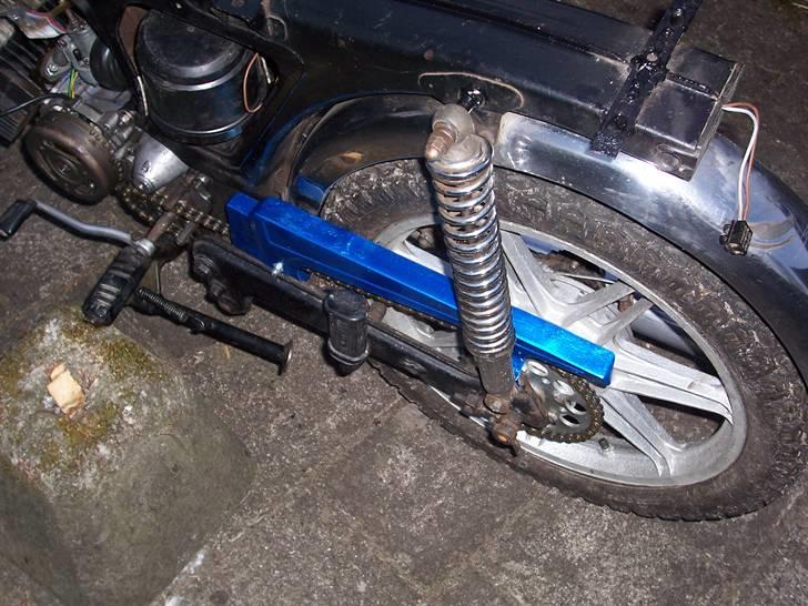 Puch Monza 3 gear fra dag nr. 1 - Nærbillede af kædeskærm 30/3 2007 billede 44