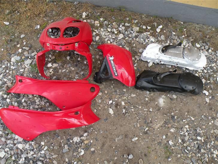 Peugeot TKR DELE - 2 vario skjold, som skal have skiftet indmad.
et helt skjold sæt! billede 15