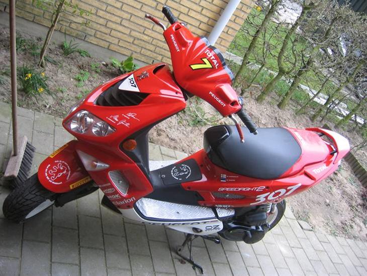 {{currentPhoto.altText}} billede {{currentPhoto.number}}