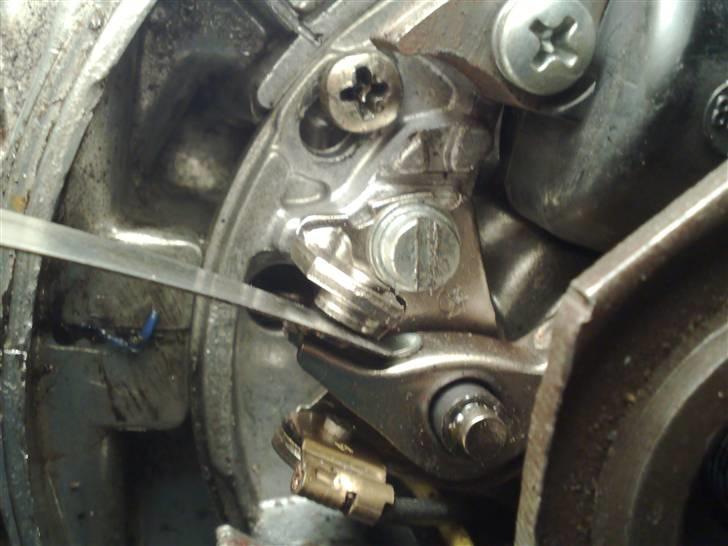 Justering af tænding på en puch maxi - 9 den skulle så havde været oppe ved billede 6 men pyt billede 9