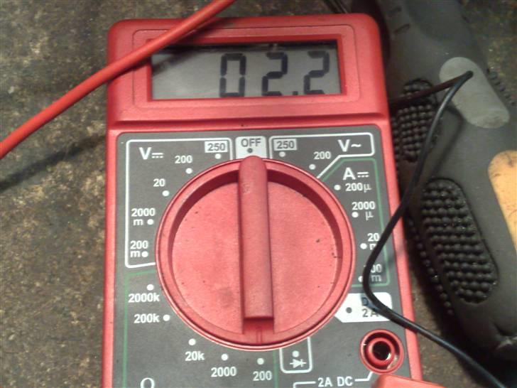 Justering af tænding på en puch maxi - 16 den her en multimetia,det er så ikke sikkert at den er lige som din,men min står så på 22 når platiner er lukket billede 16