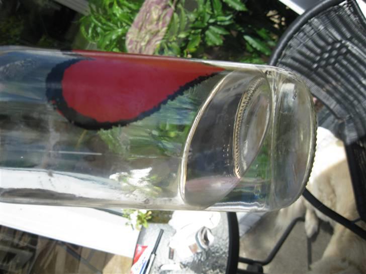 Hjemmelavet røgbomber - Der skal bruges omkring ½ liter vand... Men det er forskelligt fordi størrelsen på poserne variere... billede 3