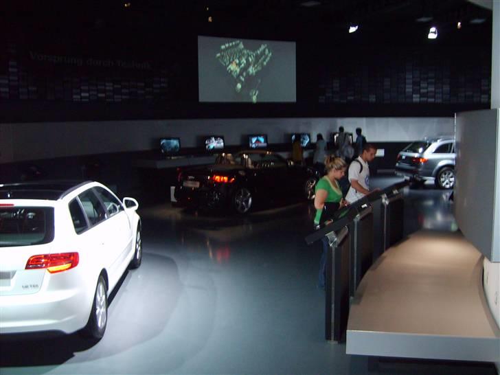 Autostadt ved Volkswagen fabrikken i Wolfsburg billede 47