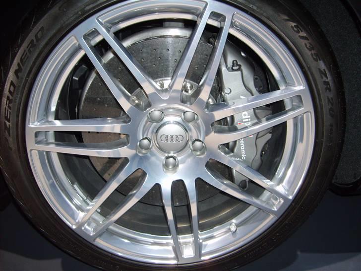 Autostadt ved Volkswagen fabrikken i Wolfsburg - Pisse fede fælge billede 56