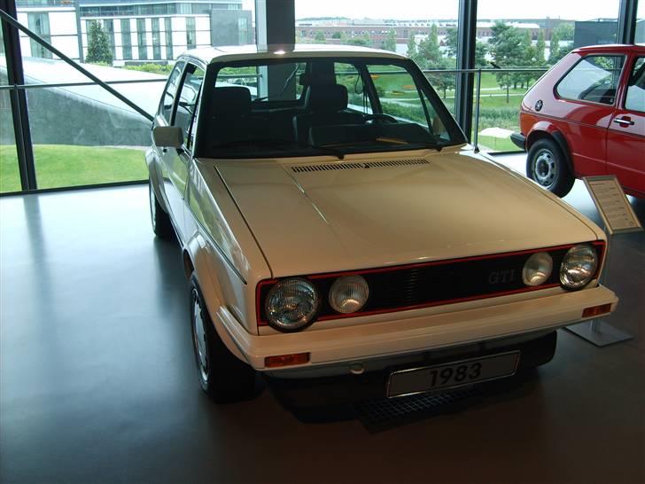 Autostadt ved Volkswagen fabrikken i Wolfsburg - Golf fra 1983 billede 116