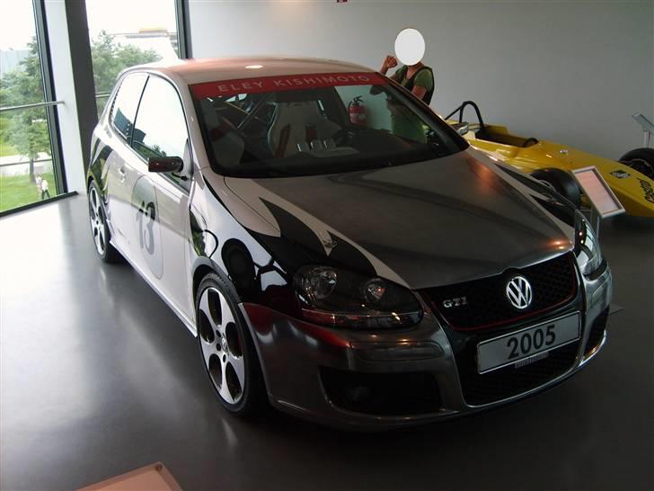 Autostadt ved Volkswagen fabrikken i Wolfsburg - Fed golf gti billede 154