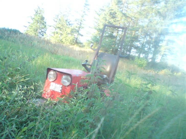 Havetraktor trækker  - Hun er en sniger haha:) Vores aller seneste billeder og som den står nu :b i skal ikk tage jer af same klistermærkerne de er på fordi michael elsker same :/ :D billede 14