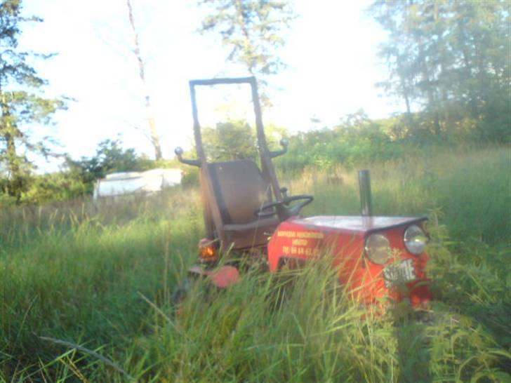 Havetraktor trækker  - Bil sæde og hjemmelavet styrt bøjle ikk så pæn men den er der :D billede 18