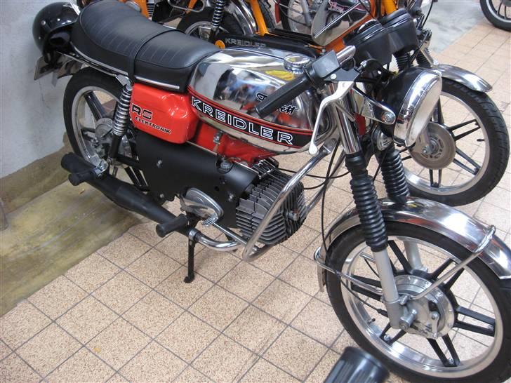 Norden Kreidler træf i tyskland - Det er omtrent sådan min lillebrors Kreidler kommer til at se ud, når vi er færdige med den..
(hans bliver bare en RMC knallert, med 3gears motor) billede 30