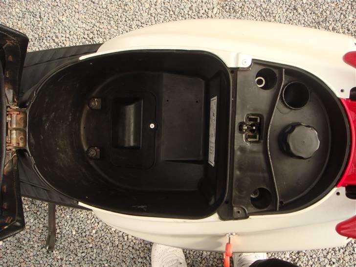 Yamaha BWS Spy - Nydeligt hjelmrum ;D billede 2