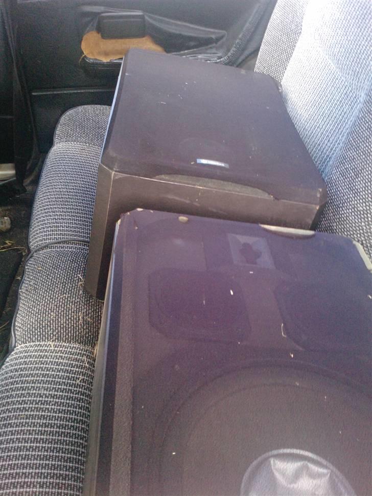 Min markræsser VW Polo Hit - Mine to højtalere, jeg har instaleret i den:D billede 1