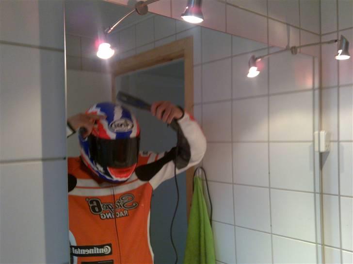 Fremvisning af ny dragt + Sjov :) - Jeg laver ikke noget uden min dragt på :D billede 4