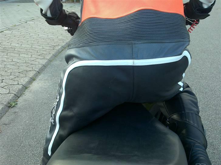 Fremvisning af ny dragt + Sjov :) - God røv? :) billede 10