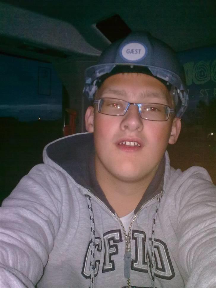 Lastbil - Jeg vil lige have et billede af mig så det blev i gummigeden imens Kim arbejde med at få læsset til at ligge ordenligt billede 37