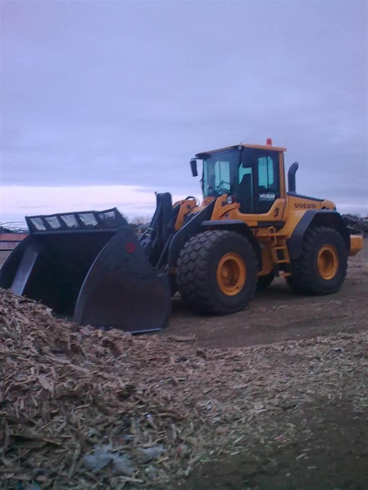 Lastbil - En bitte gummiged. Skovlen er kun 8 kubilmeter billede 36