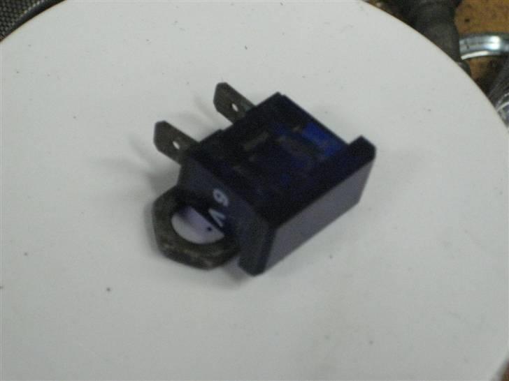 Puch monza 2 gear original renovering - Hvis i ved hvordan man adskiller denne blå pære yderligere så skriv endelig! billede 7