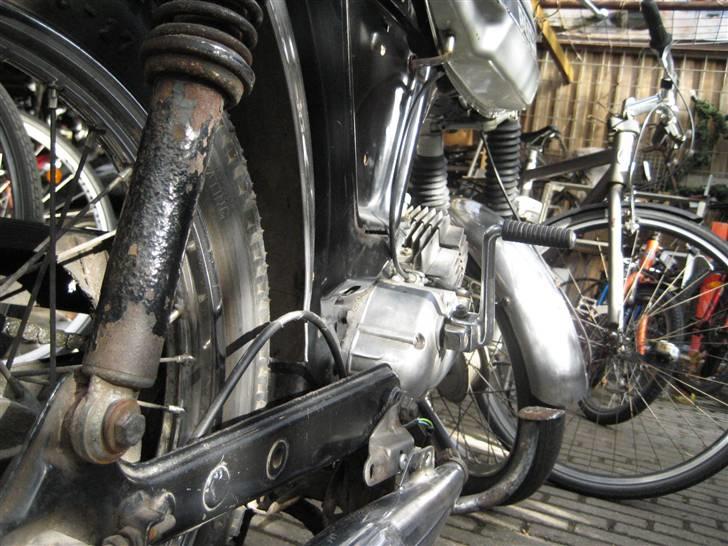 Puch monza 2 gear original renovering - Jeg mangler en ny bagfjeder billede 12